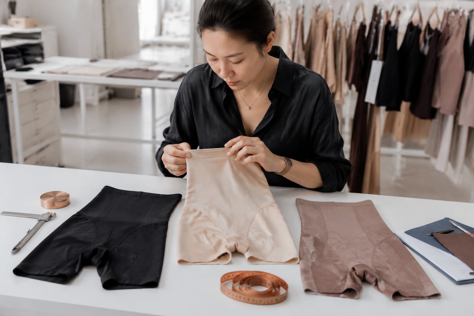 Shapewear-stof kiezen: GSM, stretch en herstel